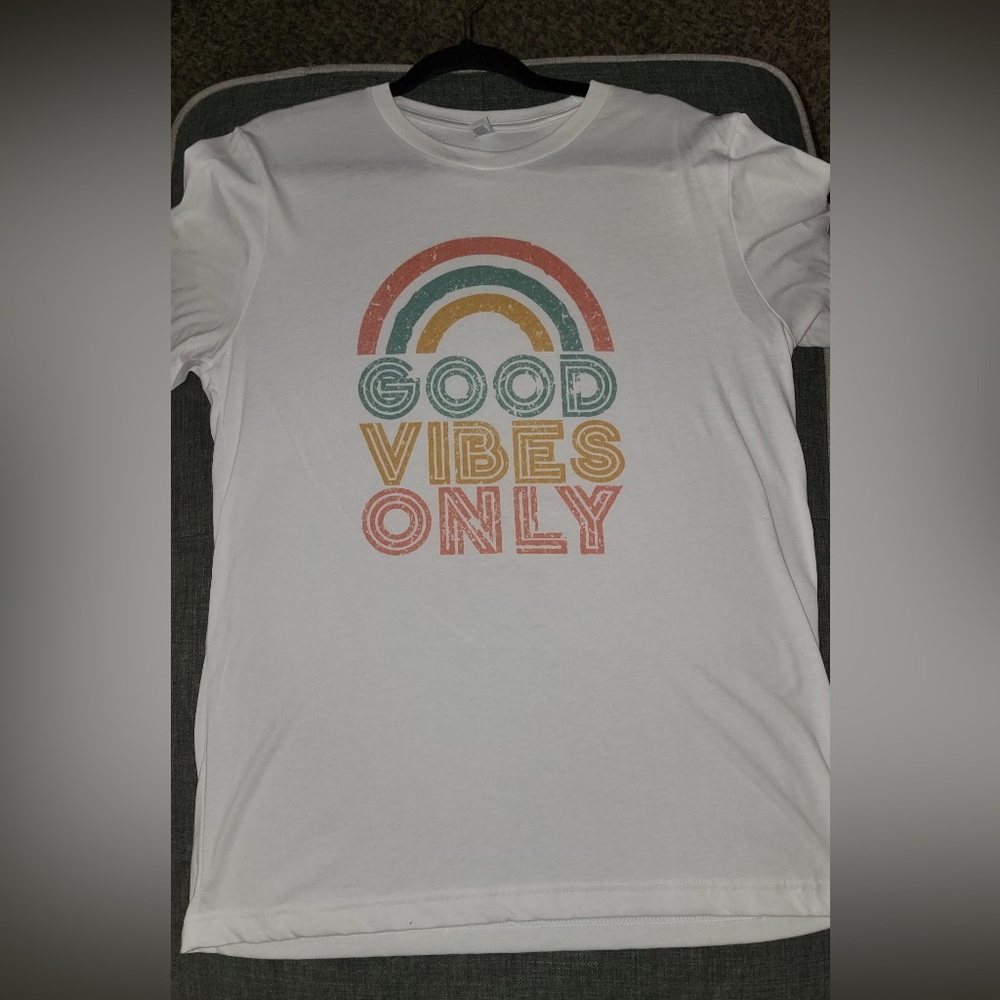 “Good Vibes Only” Tee